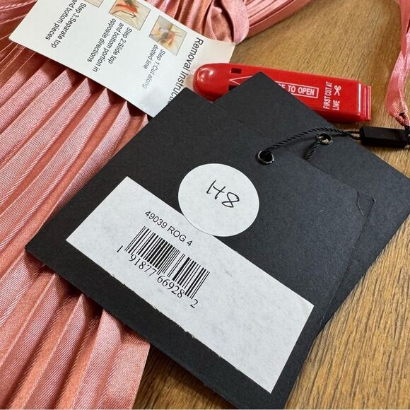 Ieena MacDuggal 49030 Gown Size 4 Pleated Plunge Neck‎ Rose Gold - Picture 10 of 16